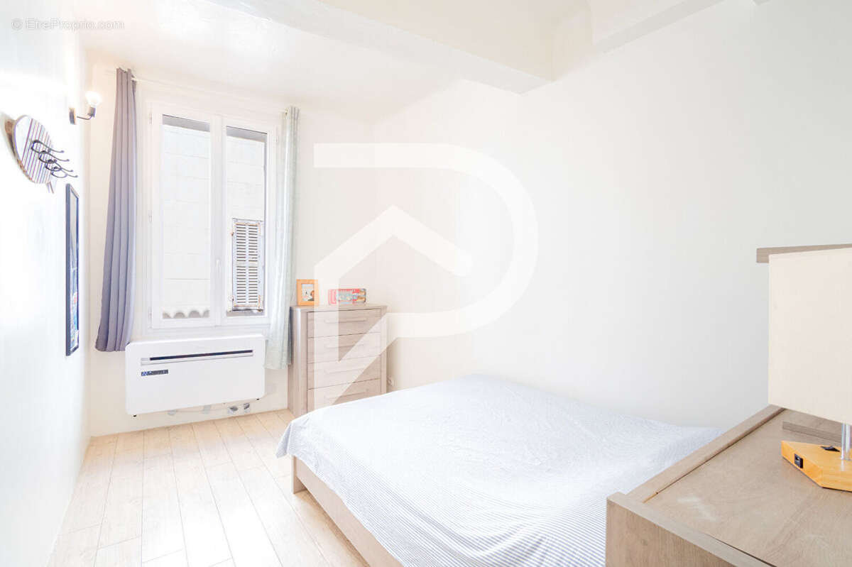 Appartement à MARSEILLE-2E