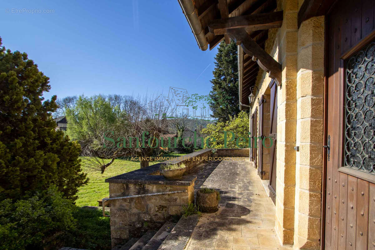 Maison à SAINT-JULIEN-DE-LAMPON