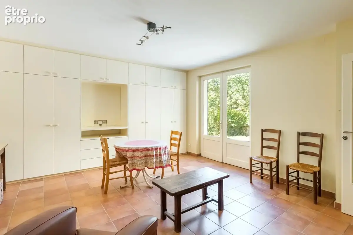 Poleymieux-au-mont-d’or – propriété en pierre dans un secteur recherché - photo 13