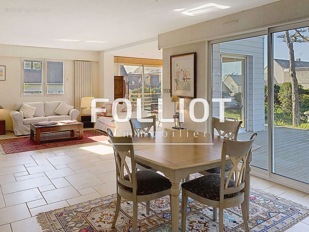 Maison à AGON-COUTAINVILLE