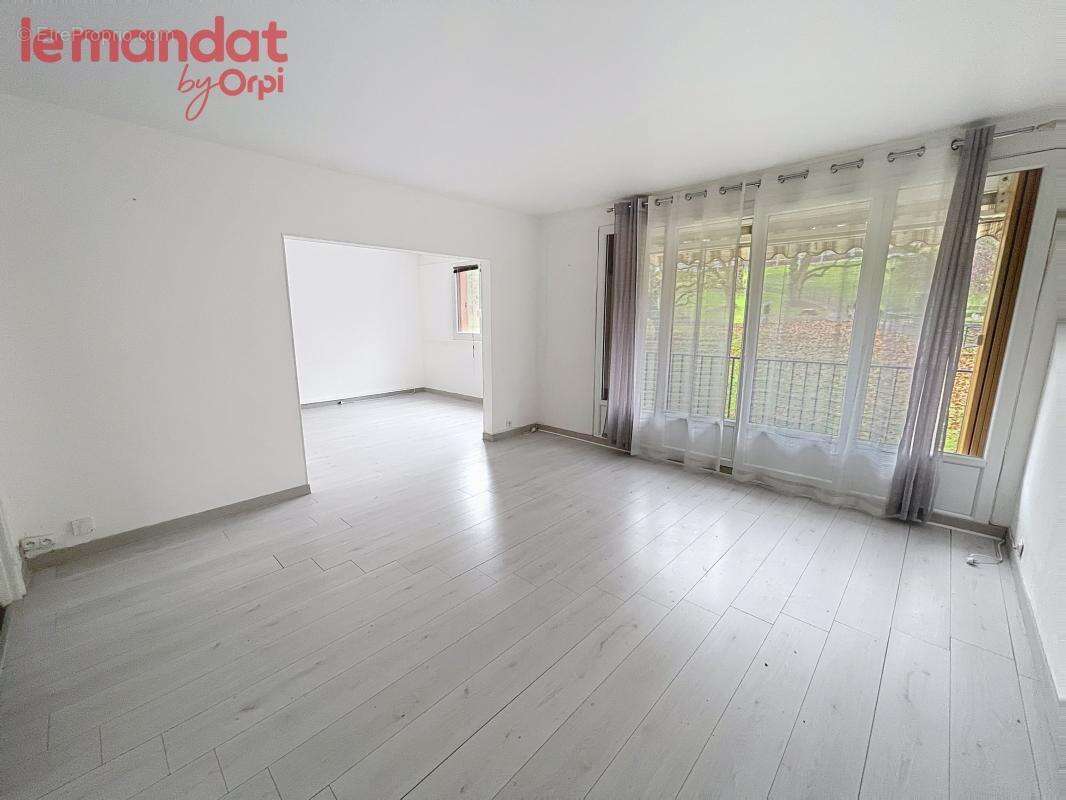 Appartement à AUBERGENVILLE