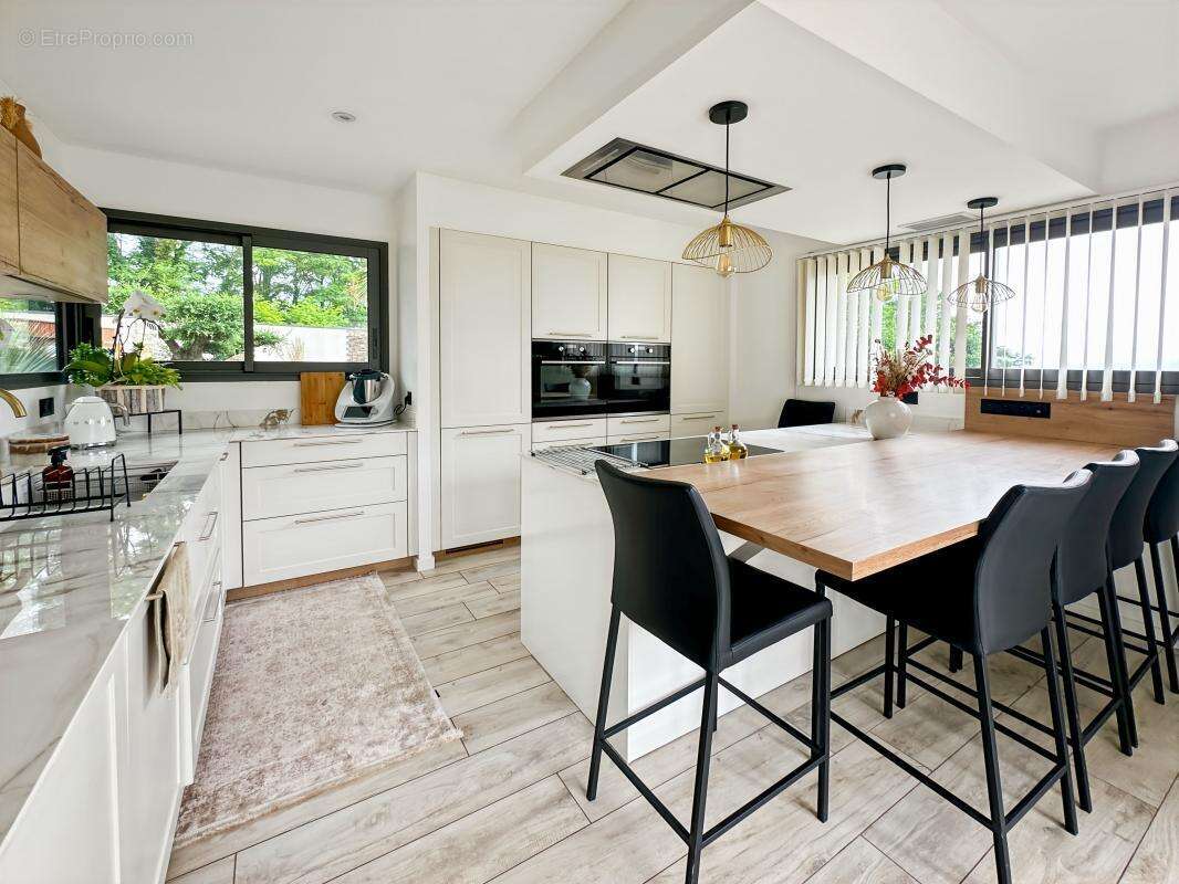 Villa contemporaine  a vendre sur les côteaux de loriol proche cliousclat - photo 4