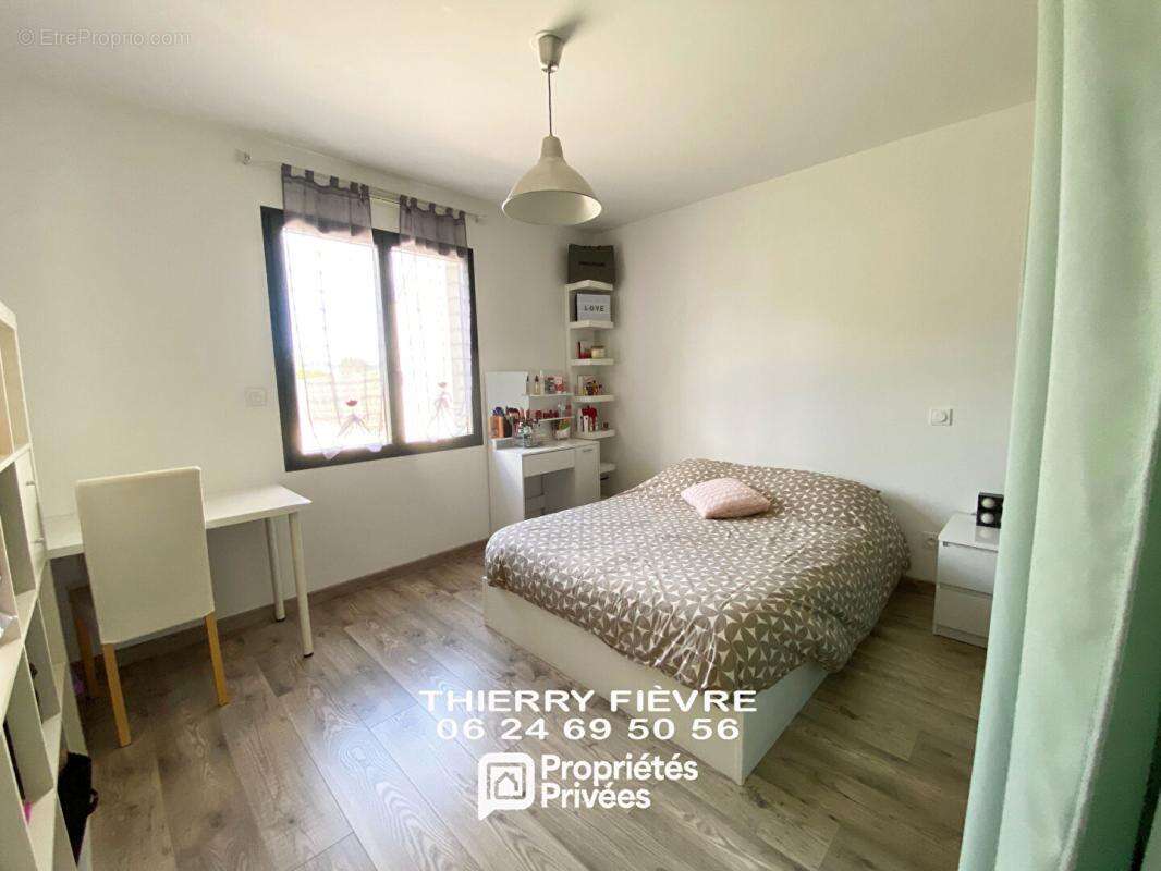A vendre  bourgueil 37140  maison familiale très récente clé en main  de  6 pièces 165 m2 sur un terrain clos - photo 9