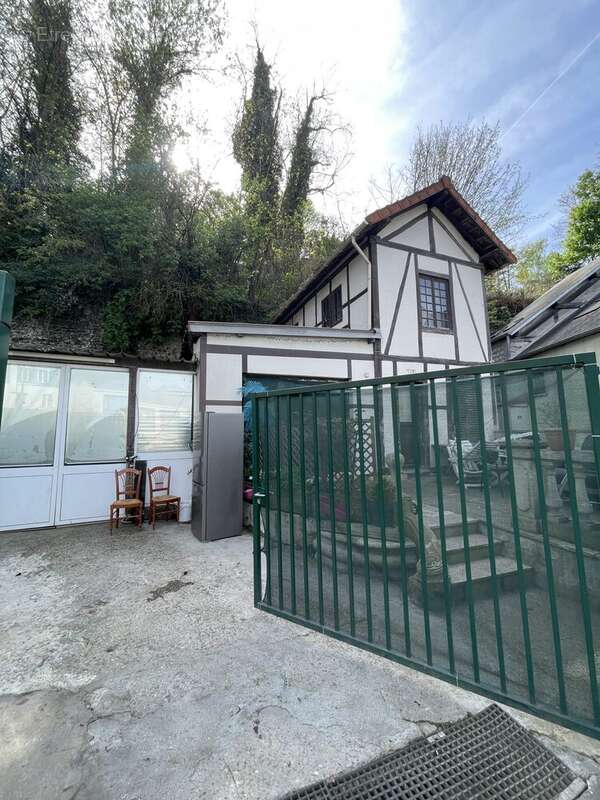 Commerce à BOUGIVAL