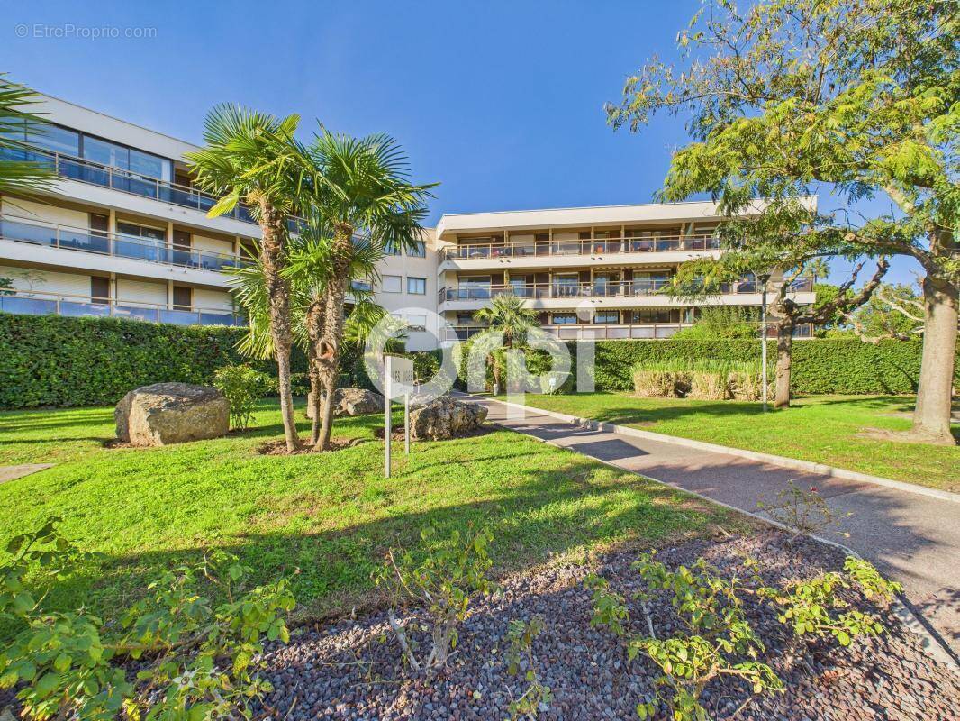 Appartement à MANDELIEU-LA-NAPOULE