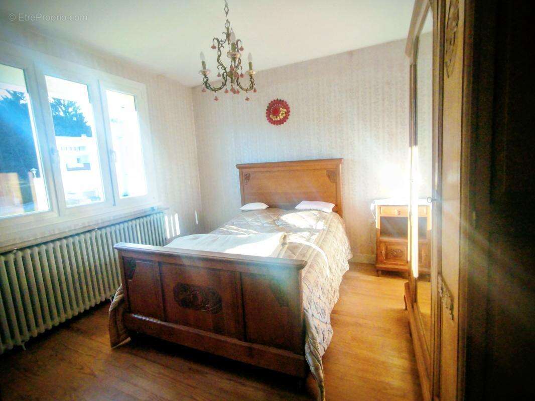 Maison à PLANCHER-BAS