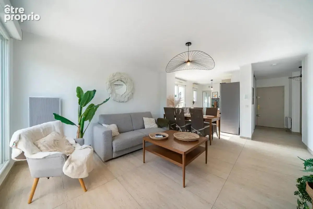 83600 frejus - centre-ville - 3 pièces - 2 chambres - 65.0 m² - bel appartement avec terrasse de 56 m² - photo 5