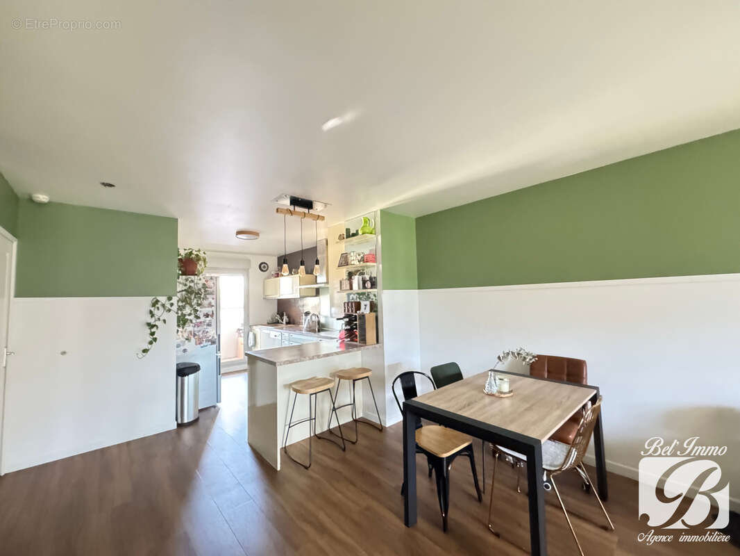 Appartement à DECINES-CHARPIEU