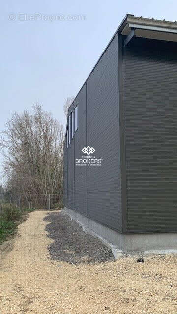 FAÇADE OUEST - Commerce à BOLLENE