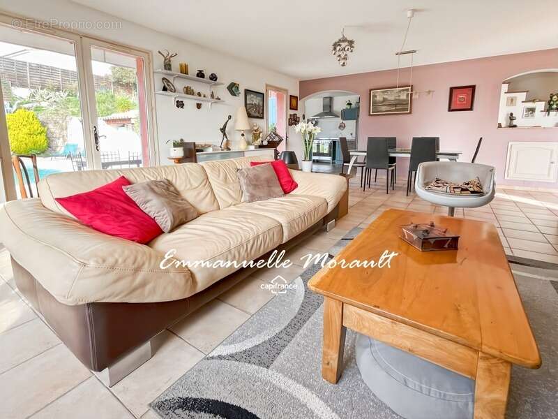 Maison à BAGNOLS-EN-FORET