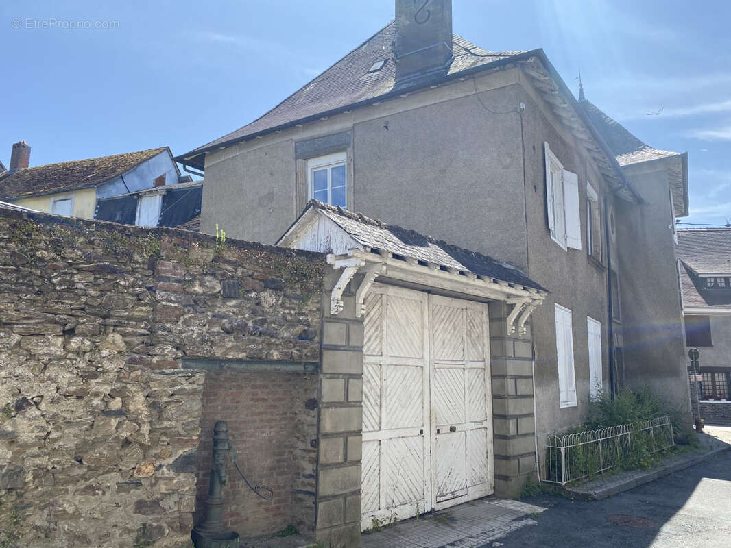 Maison à LUBERSAC