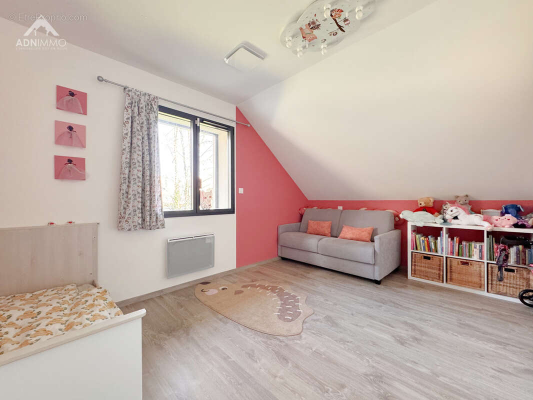 Maison à SAINT-GENIS-POUILLY