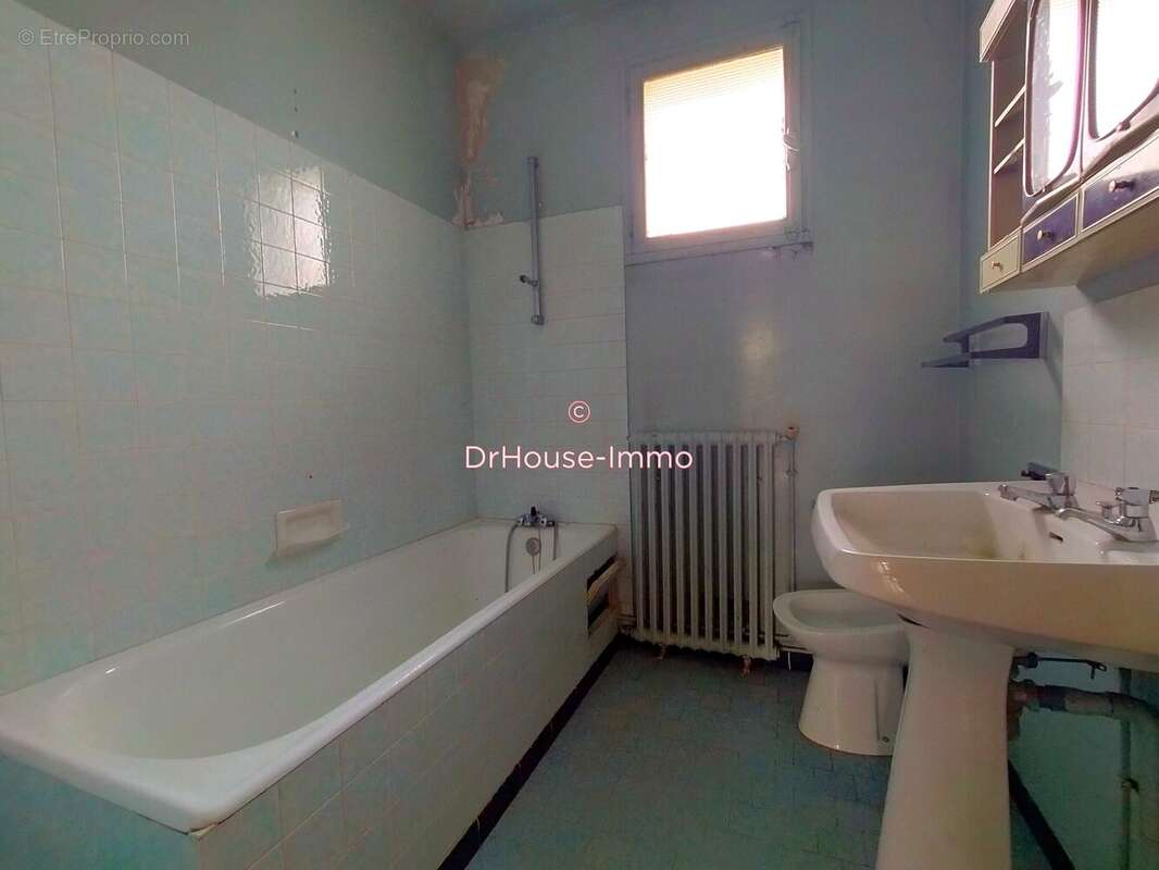 Maison 163 m² à L'isle-Jourdain  - photo 6