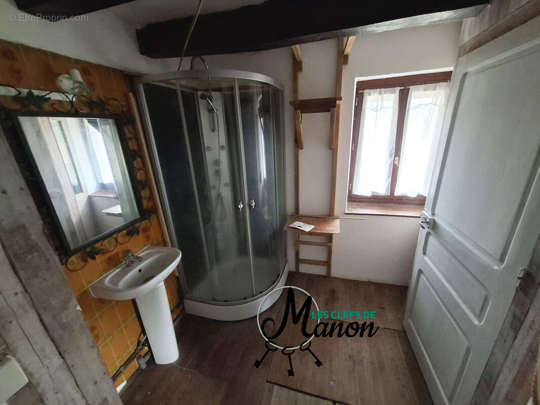 Maison à SAINT-LEGER-LA-MONTAGNE