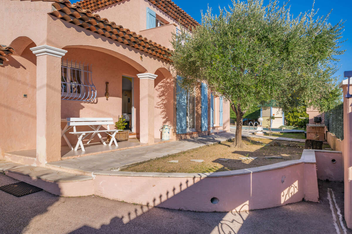 Maison à MANDELIEU-LA-NAPOULE