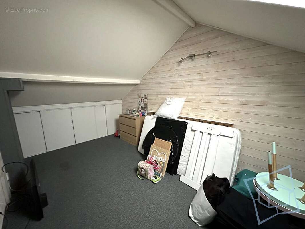 Maison à VOISINS-LE-BRETONNEUX