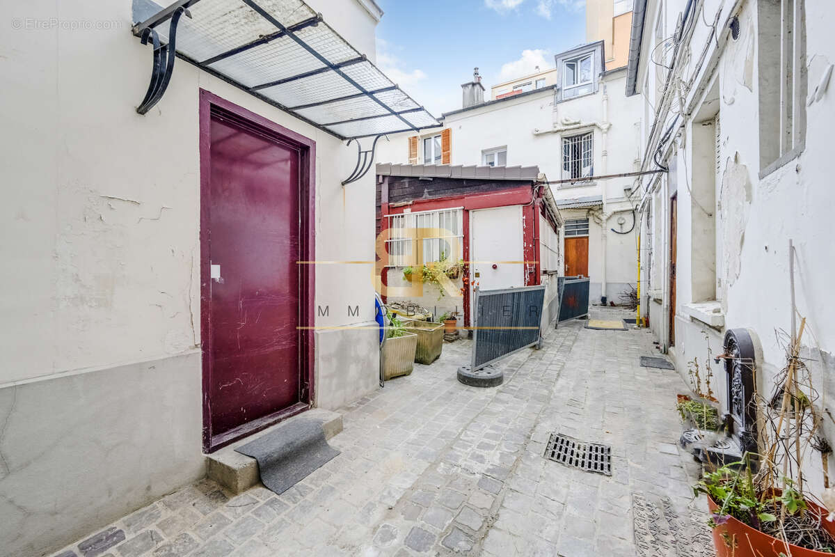Calme / jardin 35m2 / belle hauteur sous plafond - photo 11
