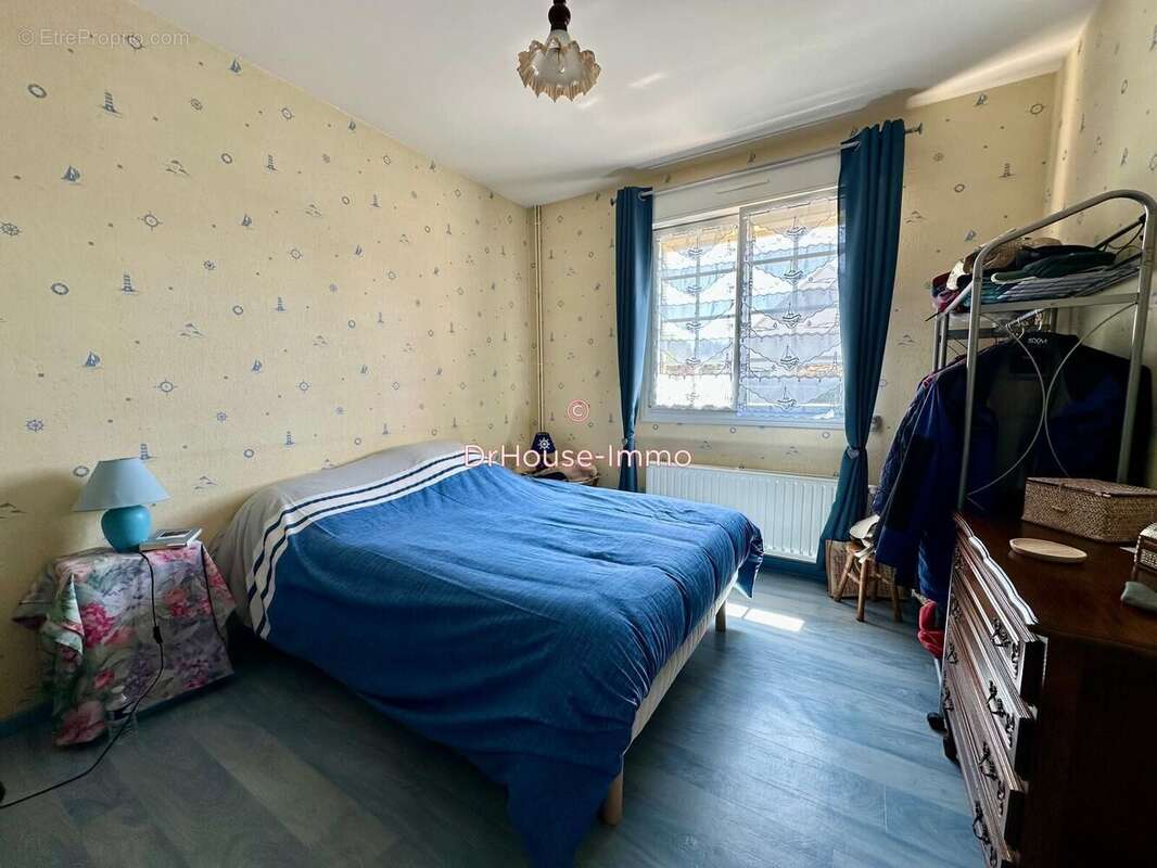 Maison 212 m² à Douvres-La-Delivrande  - photo 8