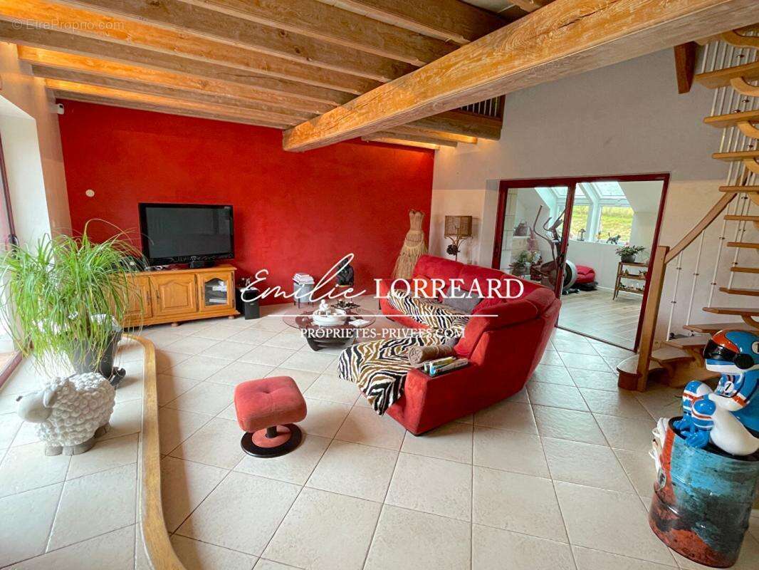 Maison à MONTFORT-LE-GESNOIS