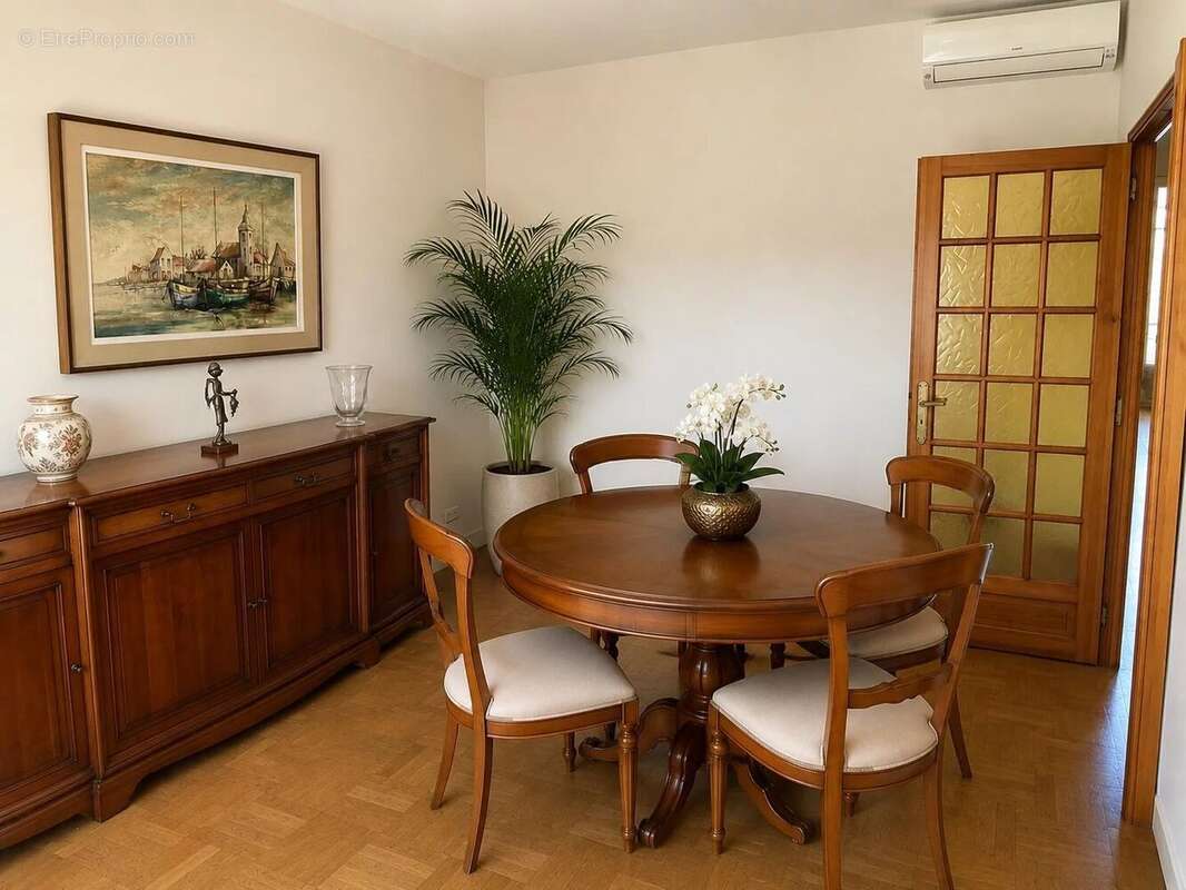 Liberation a 100m de la place - f3 78m² balcons - photo 10