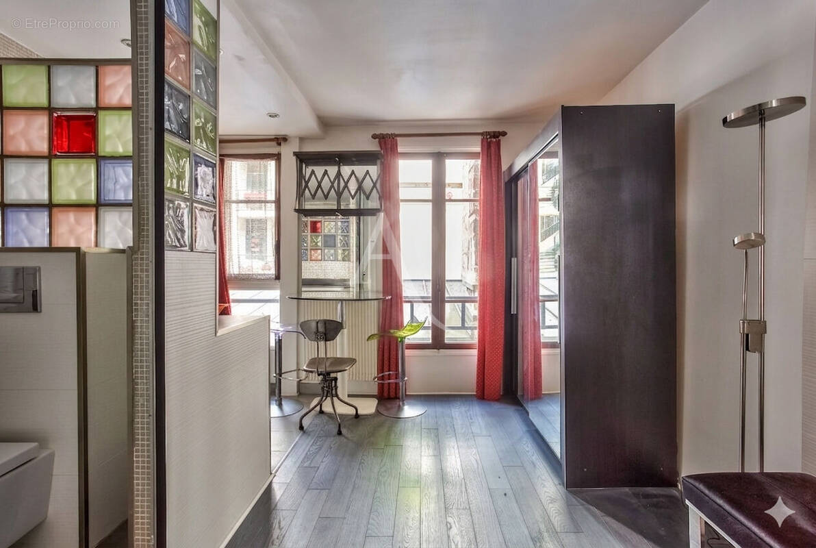 Appartement à PARIS-7E