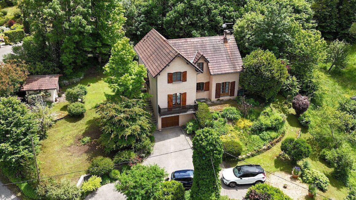 Maison à LAVANCIA-EPERCY