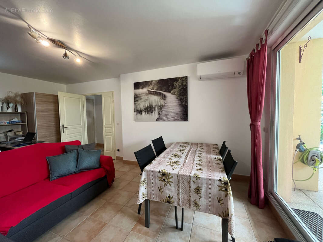 Appartement à SIX-FOURS-LES-PLAGES