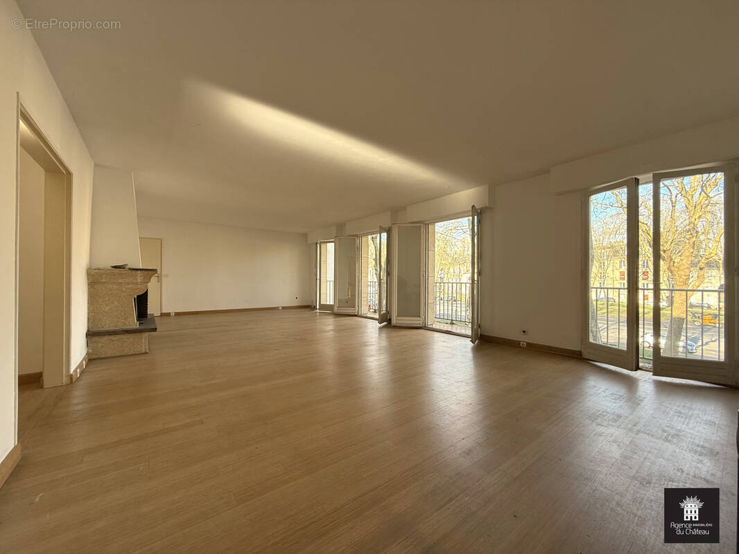 Appartement à VERSAILLES