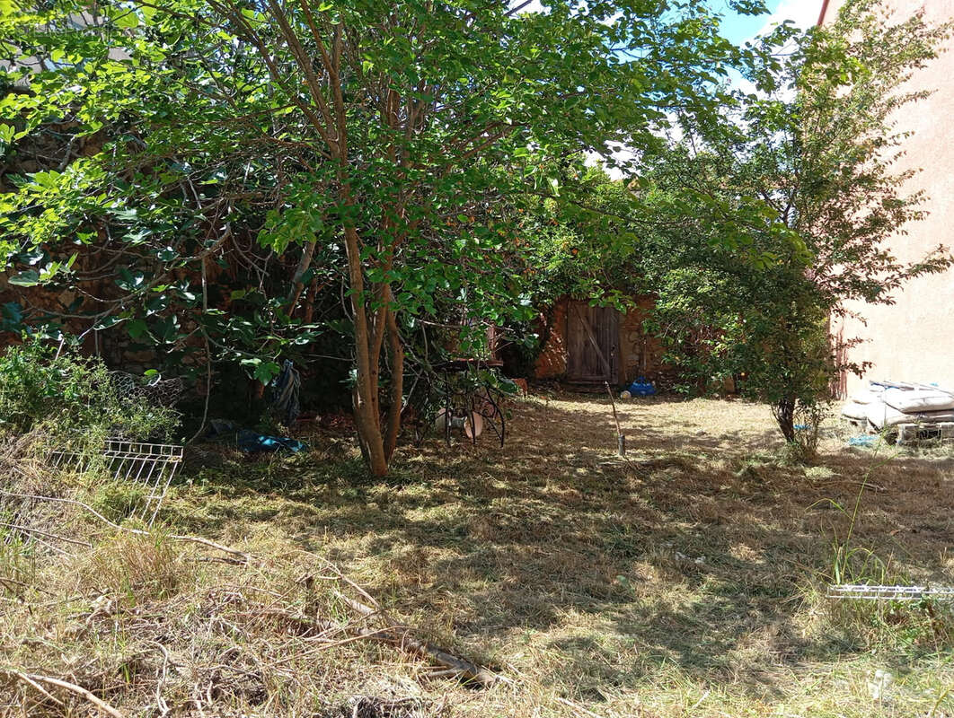 Terrain à OPOUL-PERILLOS