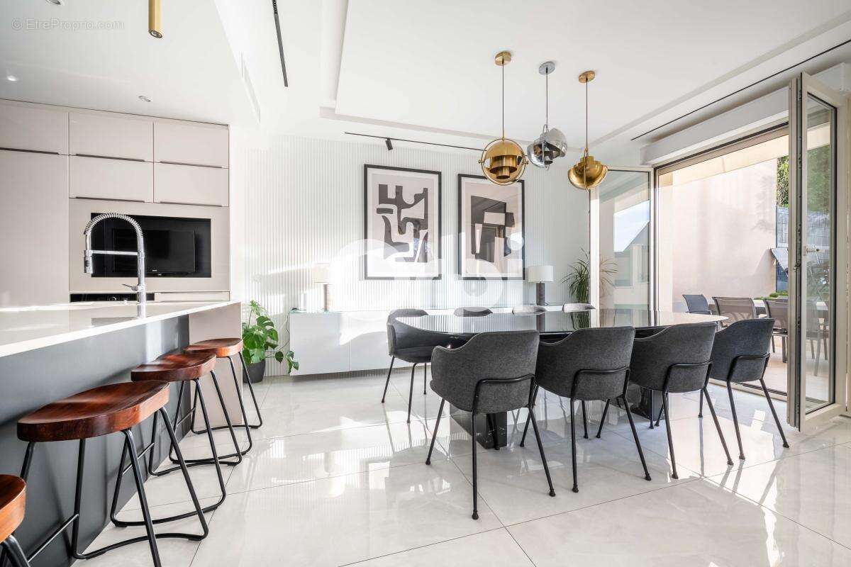 Maison à L&#039;HAY-LES-ROSES