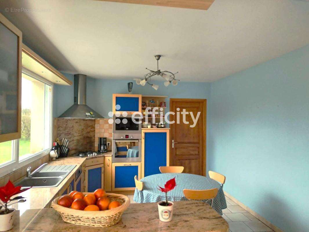 Maison 211 m² à Picauville  - photo 2