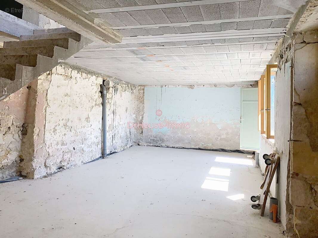 Maison 240 m² à Anthe  - photo 5