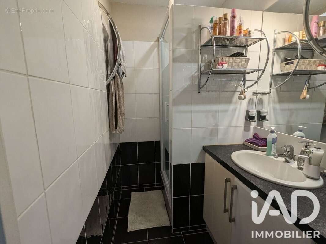 Appartement 60 m² à Villars  - photo 8