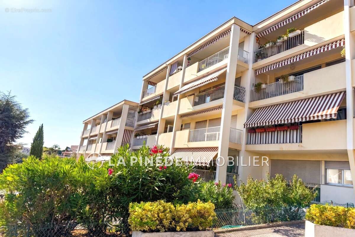 Appartement 71 m² à Saint-Laurent-Du-Var  - photo 2