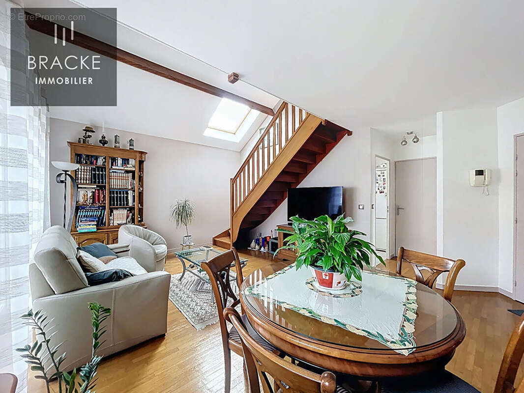 Appartement à COURBEVOIE