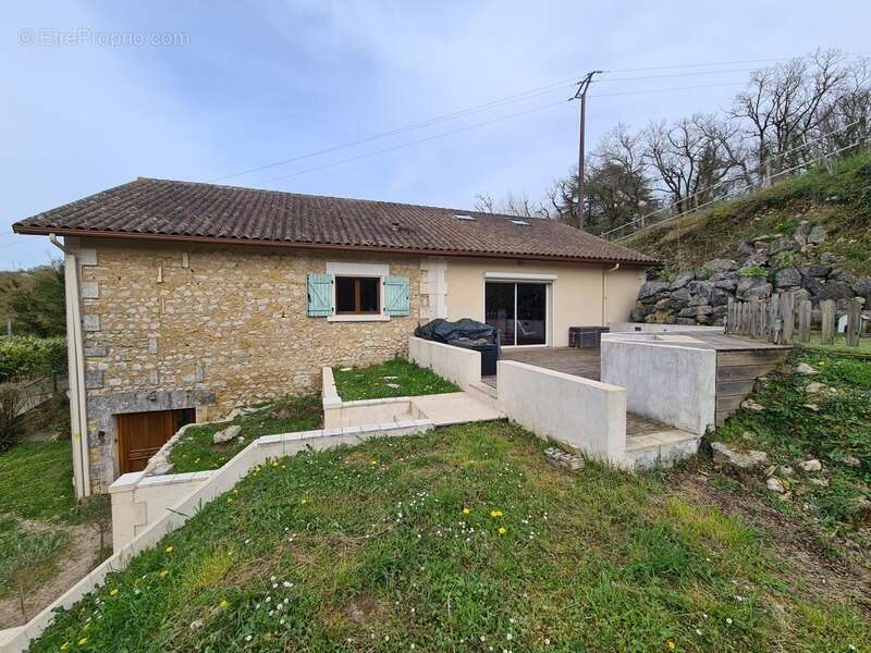 Maison à RUELLE-SUR-TOUVRE