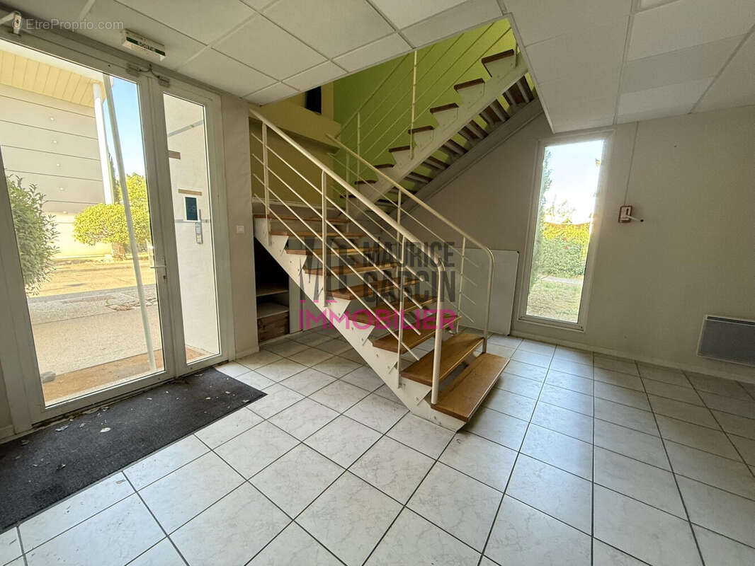 Commerce 220 m² à Avignon  - photo 2