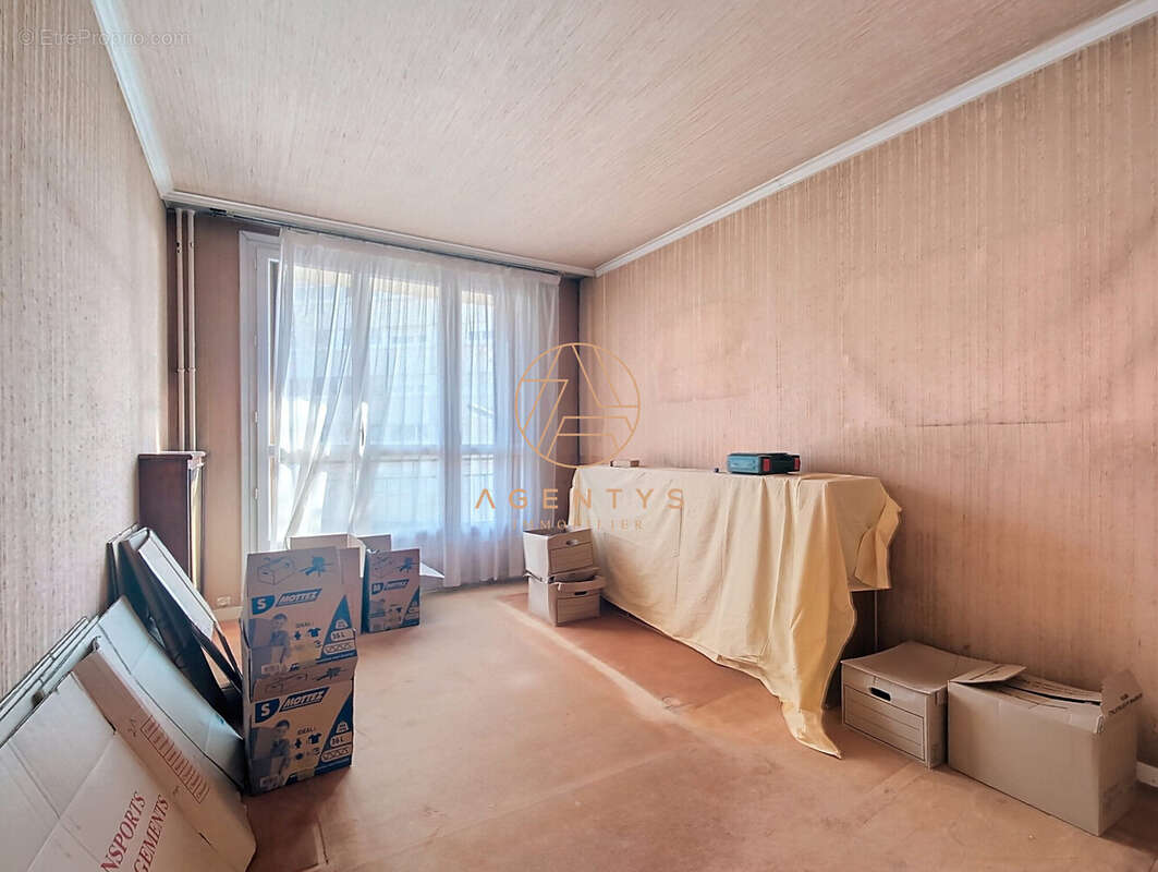 Appartement à SAINT-MAUR-DES-FOSSES