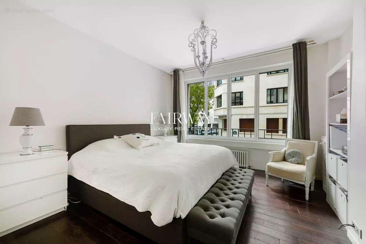 Appartement à PARIS-8E