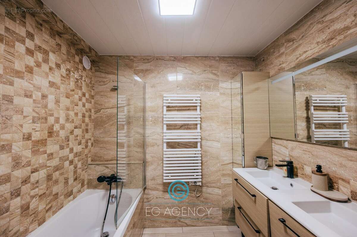 Appartement à MARSEILLE-10E