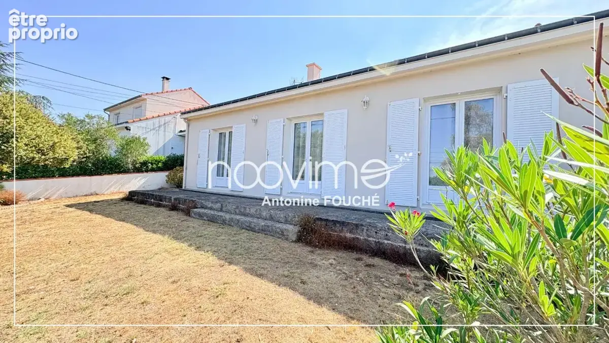 Maison de plain-pied   4 chambres   Terrain de 828 m2 - photo 13