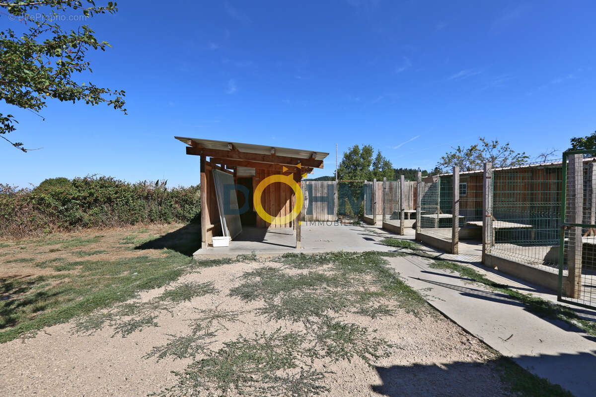 Maison à FRUGIERES-LE-PIN