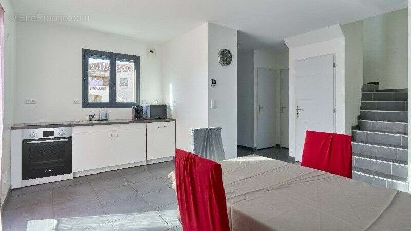 Maison à SAINTE-TULLE