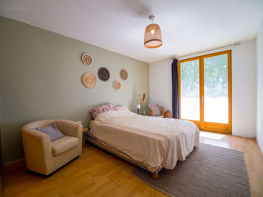 Maison rénovée avec grand terrain ! Un véritable coup de coeur - photo 5