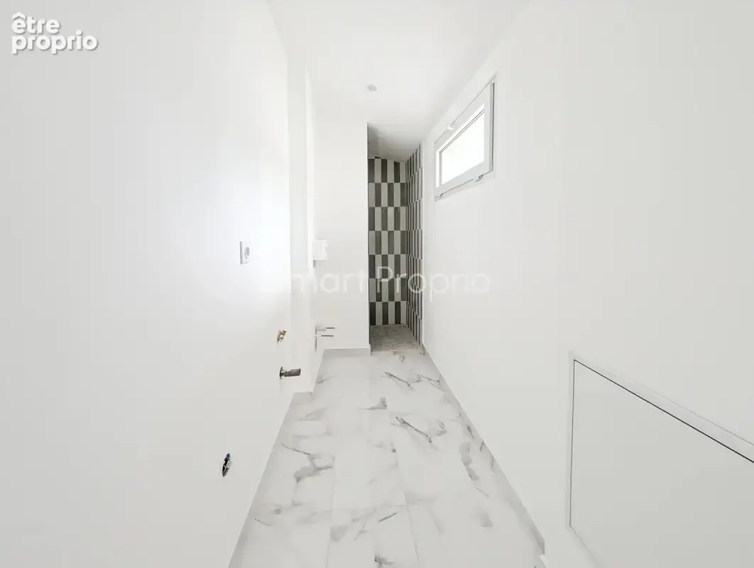 33000 bordeaux   saint-bruno    appartement de 48,65 m2 avec chambre, bureau et cour de 6,79 m2 - photo 2