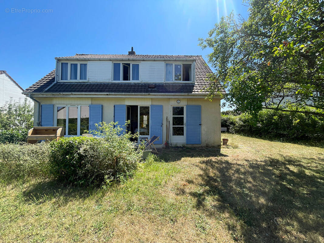 Maison à SAINT-ARNOULT-EN-YVELINES