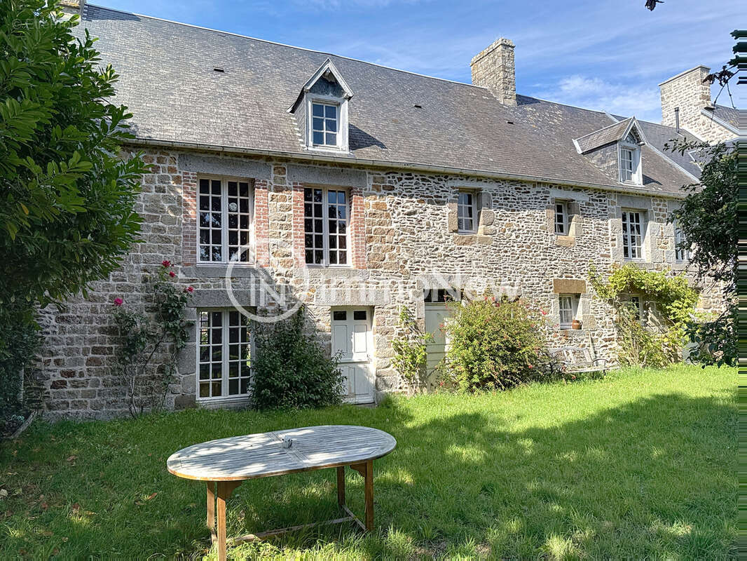 Maison à DRAGEY-RONTHON
