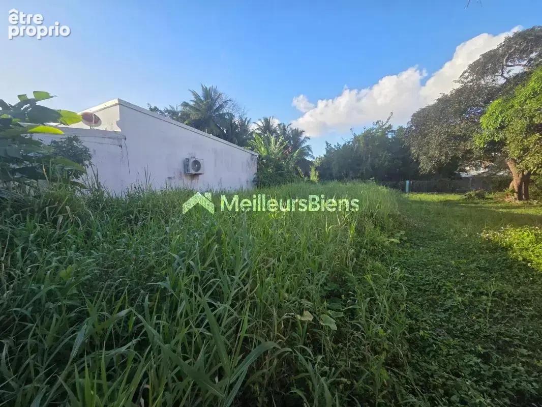 Terrain constructible d'environ 765 m² situé à MORNE A L'EAU - photo 2