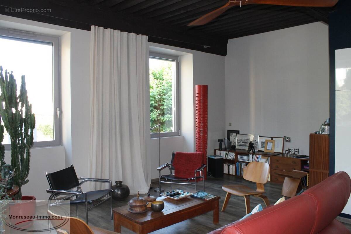 Appartement à SAINT-LAURENT-SUR-SAONE