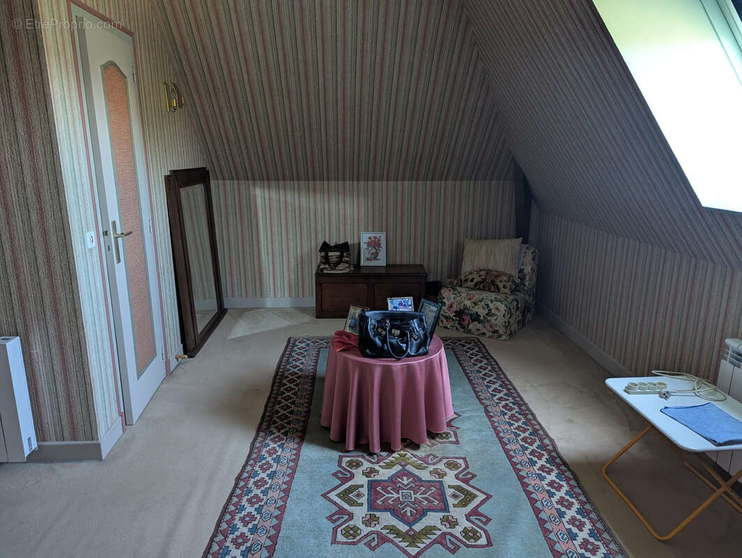 Maison à MONTGIVRAY